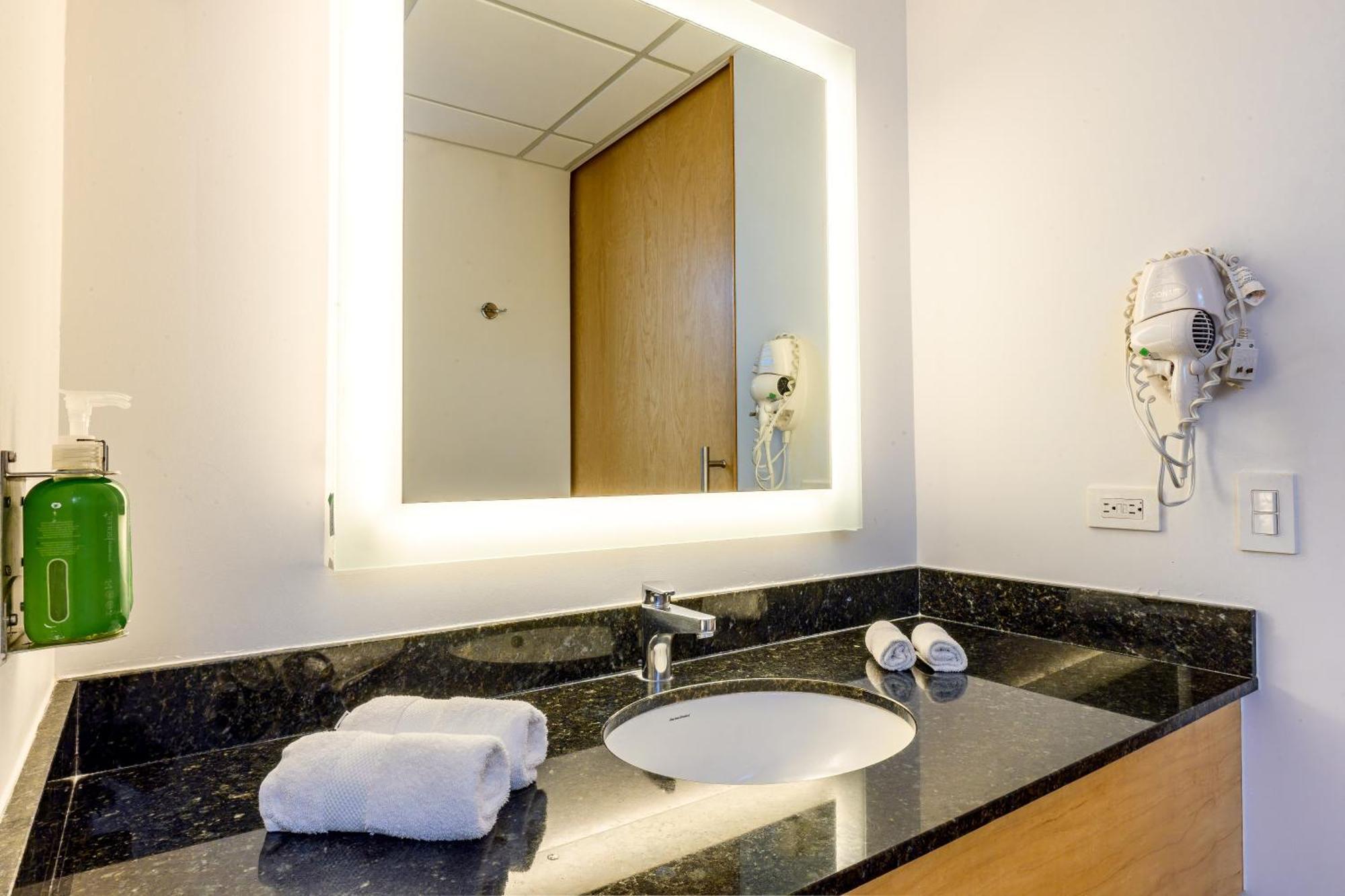 Holiday Inn Express Managua By Ihg Eksteriør bilde